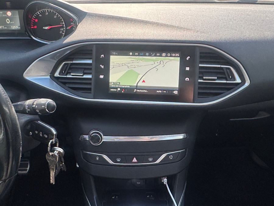 PEUGEOT d'occasion 308 AFFAIRE 1.6 BLUE HDI 120 PREMIUM de 2018