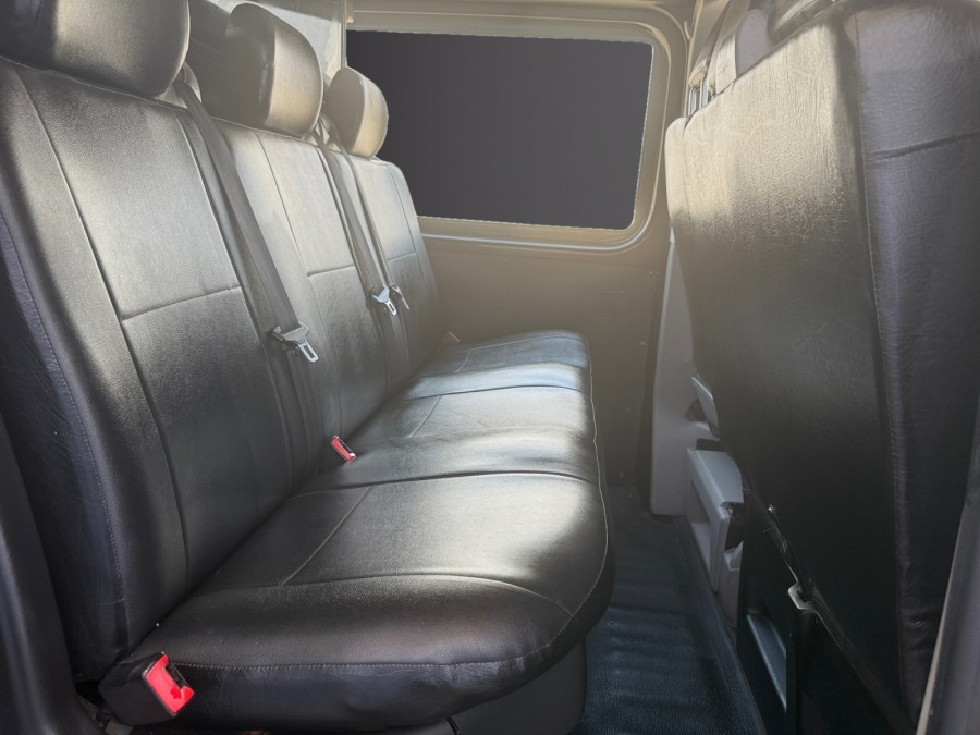 VOLKSWAGEN d'occasion TRANSPORTER T5 FOURGON COMBI 2.0 TDI 102 de