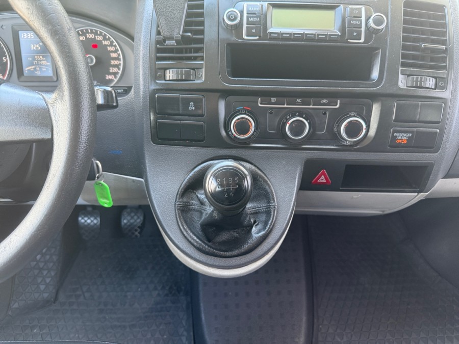 VOLKSWAGEN d'occasion TRANSPORTER T5 FOURGON COMBI 2.0 TDI 102 de