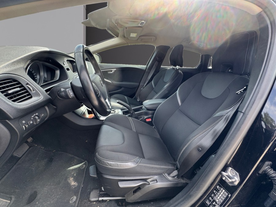 VOLVO d'occasion V40 T2 122 INSCRIPTION GEARTRONIC de 2019 Limoges