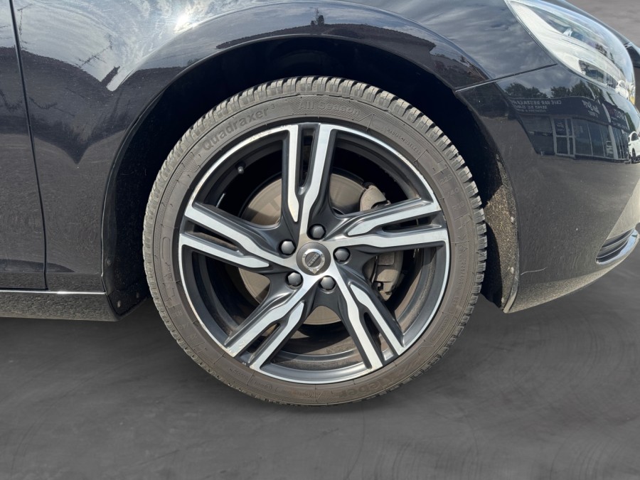 VOLVO d'occasion V40 T2 122 INSCRIPTION GEARTRONIC de 2019 Limoges