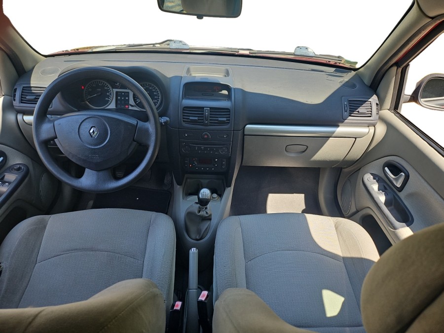 RENAULT d'occasion CLIO II PRIVILEGE 1.6 16V de 2002 Orgeval Verneuil