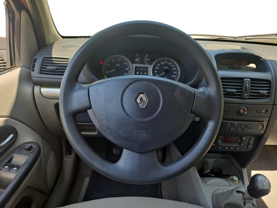 RENAULT d'occasion CLIO II PRIVILEGE 1.6 16V de 2002 Orgeval Verneuil