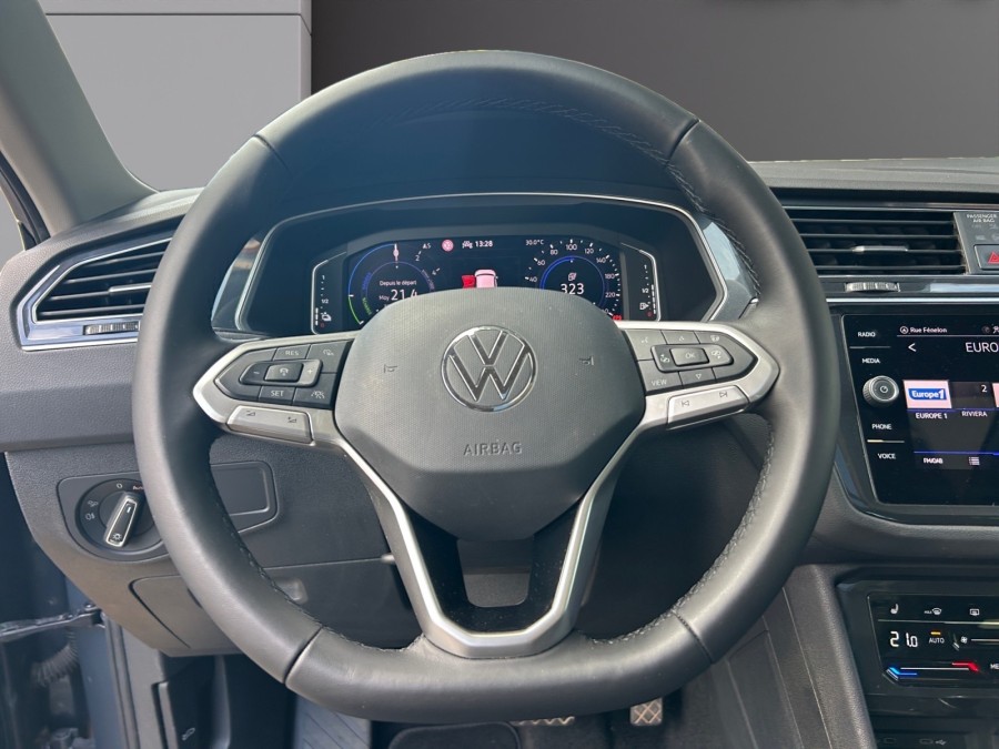 VOLKSWAGEN d'occasion TIGUAN 1.4 TSI -16V TURBO HYBRID de 2021 Cannes