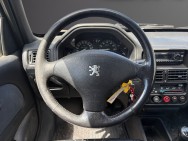 PEUGEOT d'occasion 106 S16 1.6E 16V de 1999 Salon de Provence (13)﻿