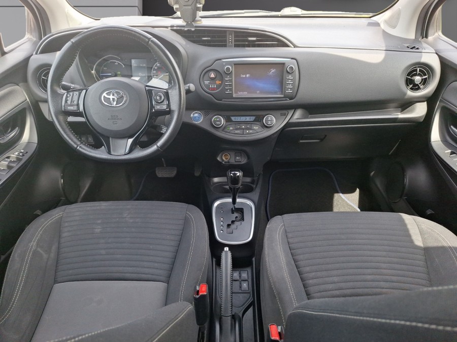 TOYOTA d'occasion YARIS 100H DYNAMIC BUSINESS de 2017 Soissons (02)﻿