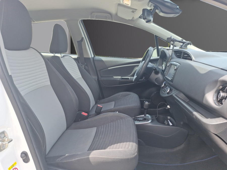 TOYOTA d'occasion YARIS 100H DYNAMIC BUSINESS de 2017 Soissons (02)﻿