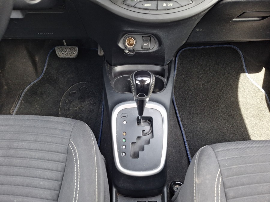 TOYOTA d'occasion YARIS 100H DYNAMIC BUSINESS de 2017 Soissons (02)﻿