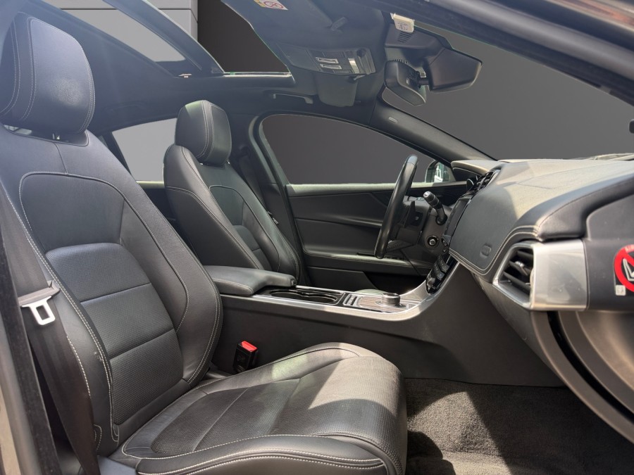 JAGUAR d'occasion XE 2.0L 180 AWD R-SPORT BA de 2016 Nord Isère (38)﻿