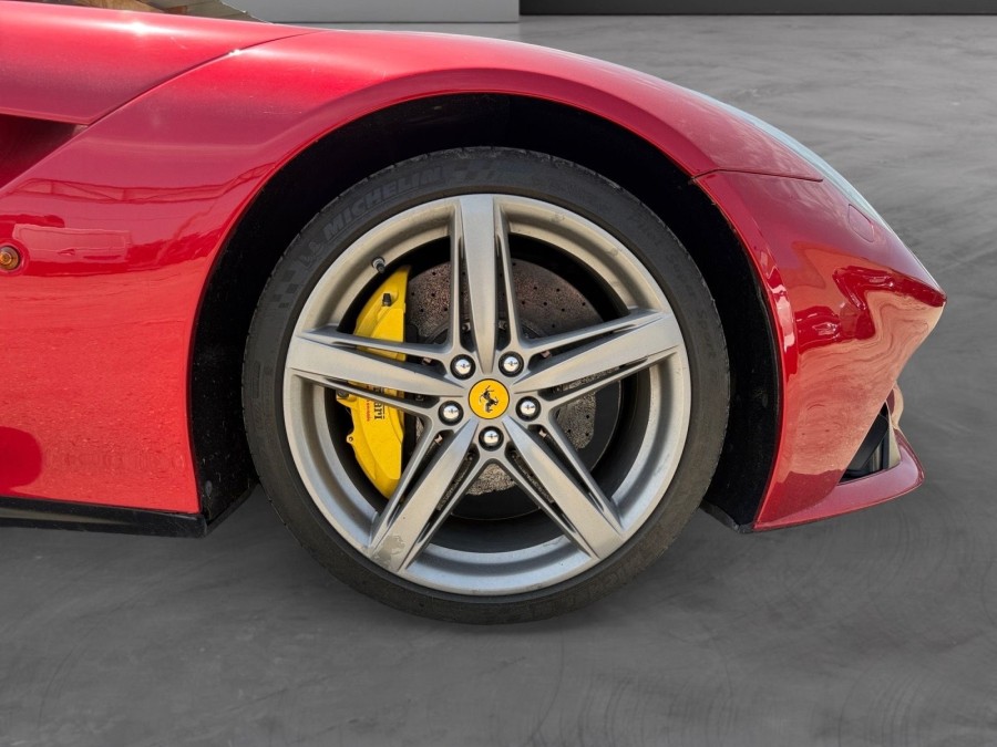FERRARI d'occasion F12 F12 de 2013 Montreuil (93)﻿
