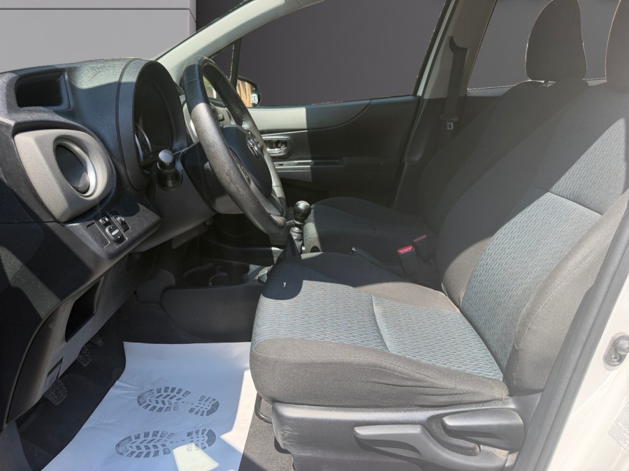 TOYOTA d'occasion YARIS 1.5 VVTI 110 DYNAMIC CVT de 2012 Cannes (06)﻿