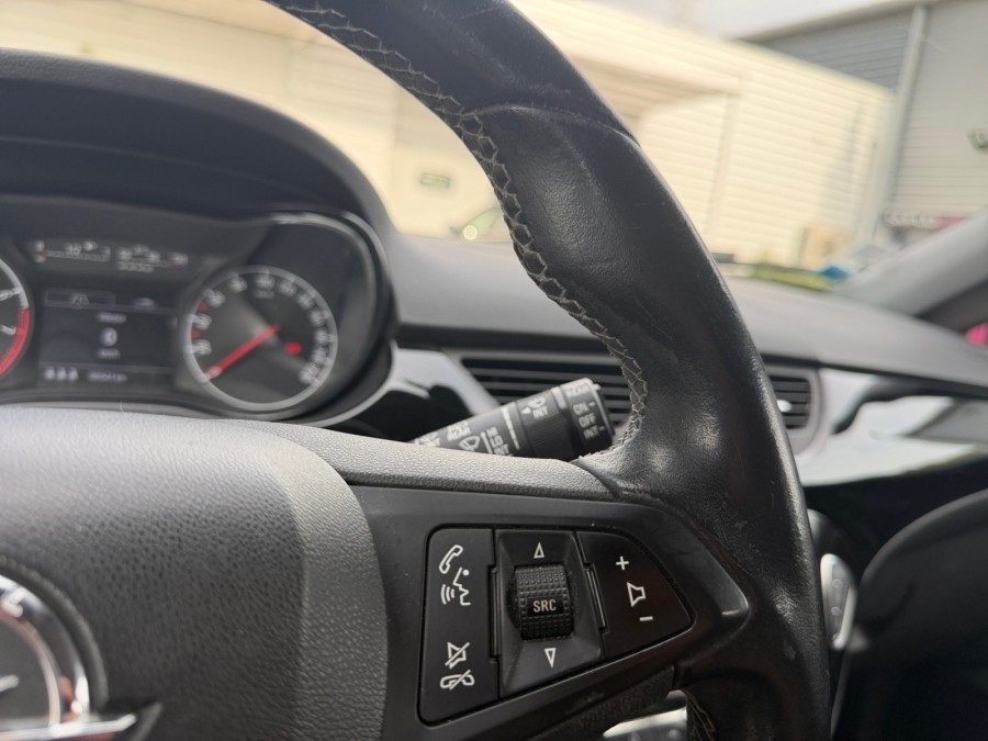 OPEL d'occasion CORSA E 1.4 TURBO 100 DESIGN EDITION de 2017 Salon de