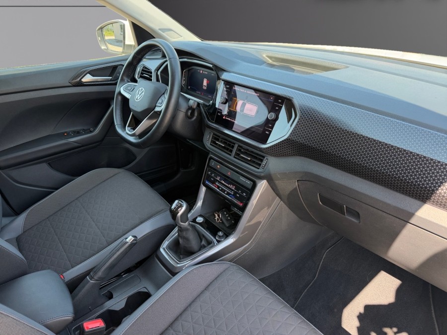 VOLKSWAGEN d'occasion T-CROSS 1.0 TSI 110 R-LINE de 2023 Pontarlier