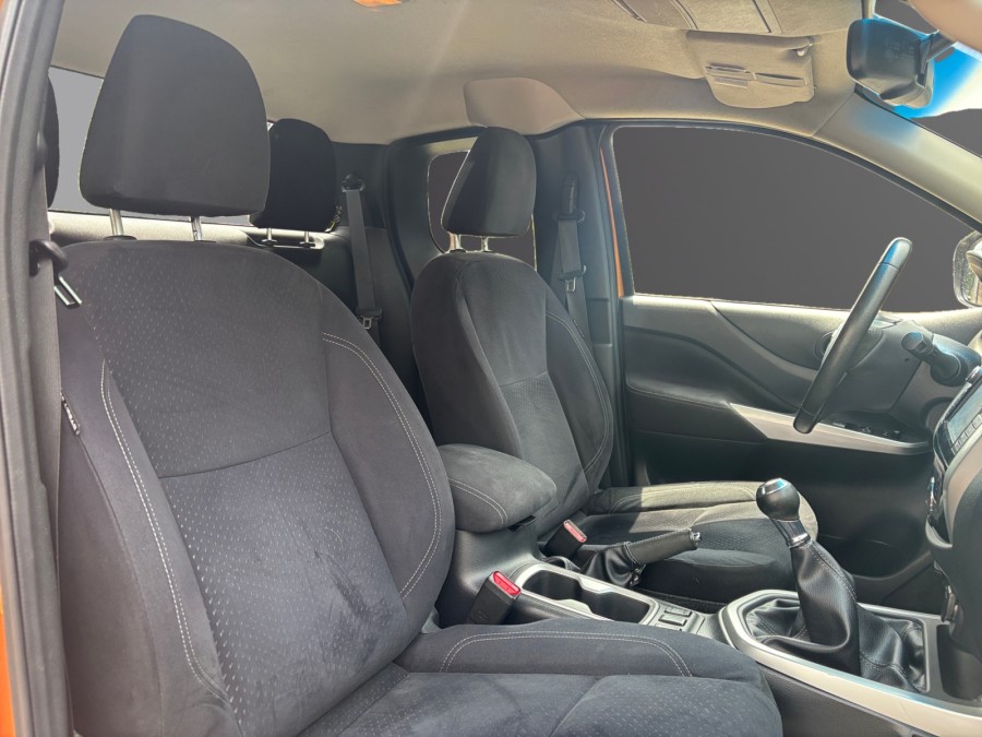 NISSAN d'occasion NAVARA PICK-UP 2.3 DCI KING CAB VISIA de 2016 Nîmes