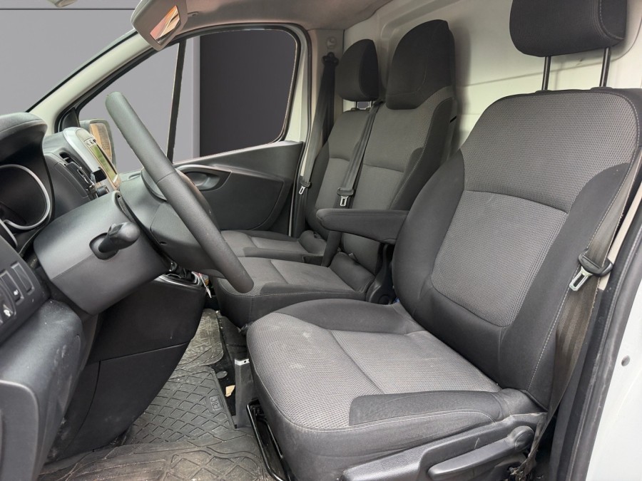 RENAULT d'occasion TRAFIC III FOURGON L1H1 3T 2.0 BLUE DCI 150 EXTRA