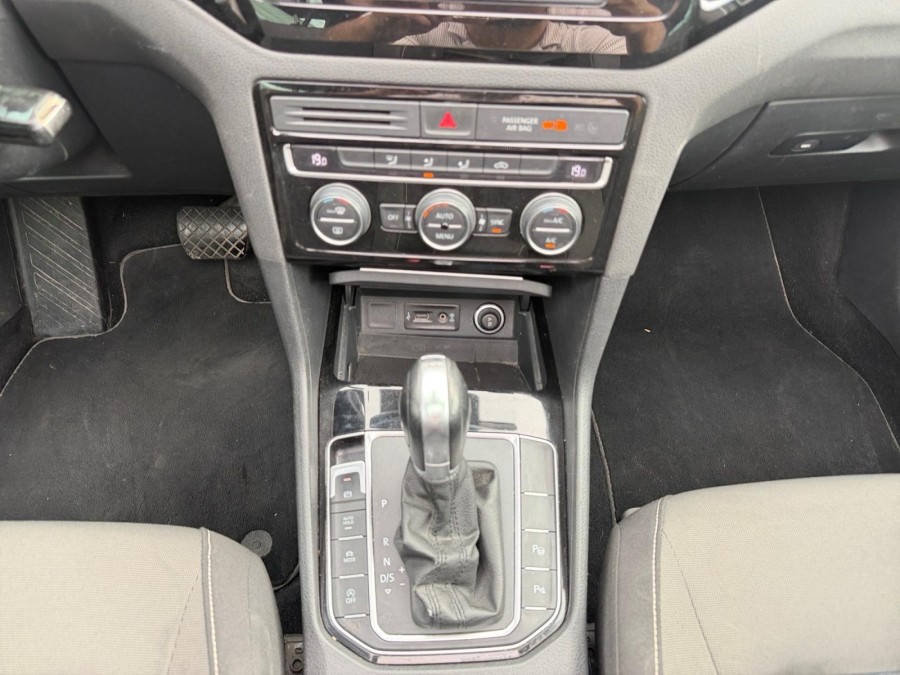 VOLKSWAGEN d'occasion GOLF SPORTSVAN VII 2.0 TDI 150 DSG de 2014