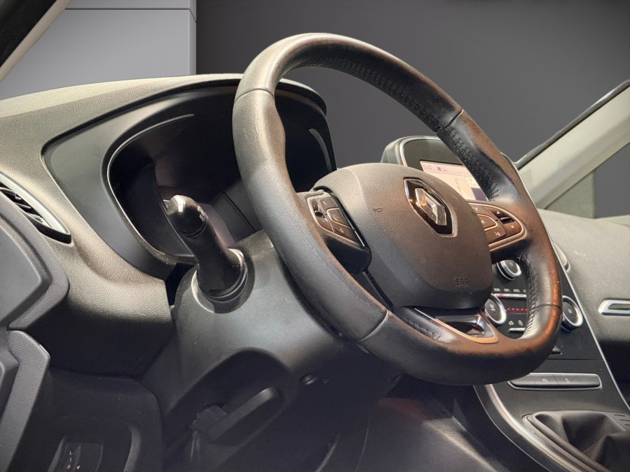 RENAULT d'occasion SCÉNIC IV 1.2 TCE 130 ZEN de 2017 Magny-en-Vexin