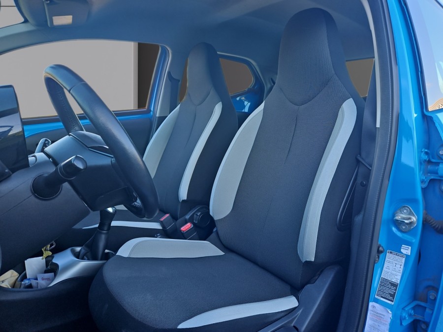 TOYOTA d'occasion AYGO 1.0 VVT-I 72 X-PLAY PH2 de 2017 Le Puy en