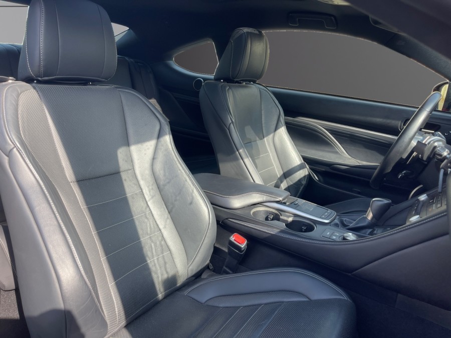 LEXUS d'occasion RC RC 300H EXECUTIVE de 2018 Caen (14)﻿