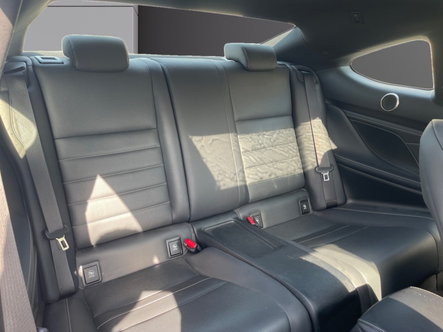 LEXUS d'occasion RC RC 300H EXECUTIVE de 2018 Caen (14)﻿
