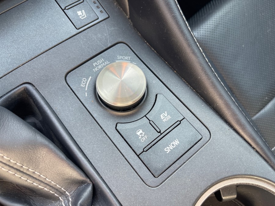 LEXUS d'occasion RC RC 300H EXECUTIVE de 2018 Caen (14)﻿