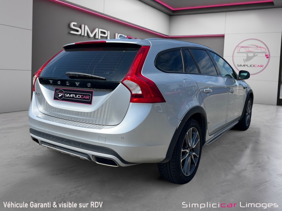 VOLVO d'occasion V60 I CROSS COUNTRY D3 150 SUMMUM GEARTRONIC de 2017
