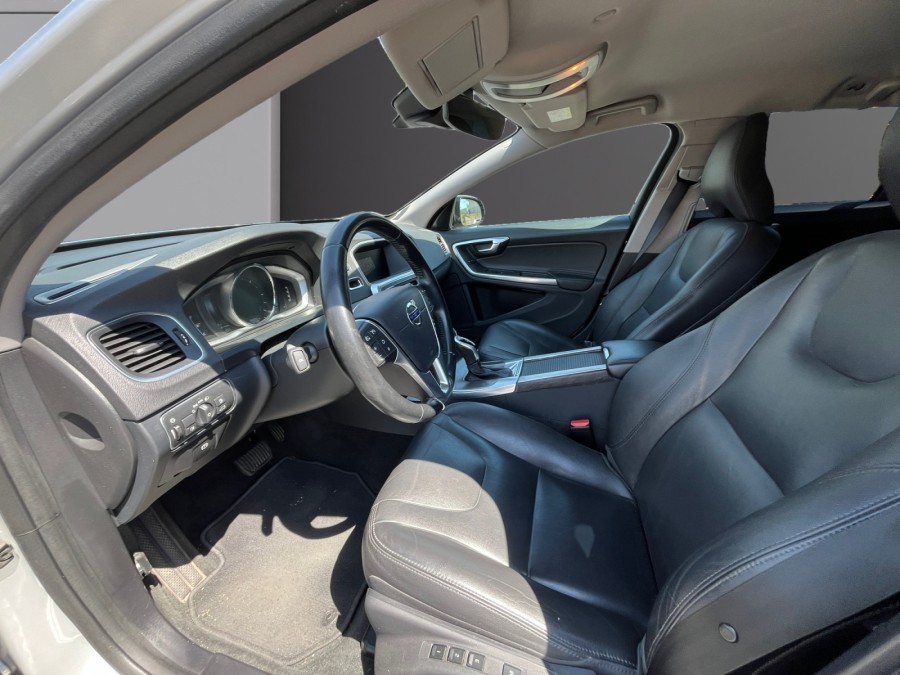 VOLVO d'occasion V60 I CROSS COUNTRY D3 150 SUMMUM GEARTRONIC de 2017