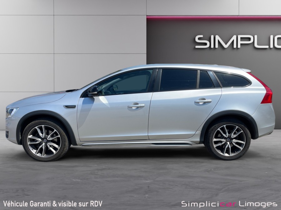 VOLVO d'occasion V60 I CROSS COUNTRY D3 150 SUMMUM GEARTRONIC de 2017