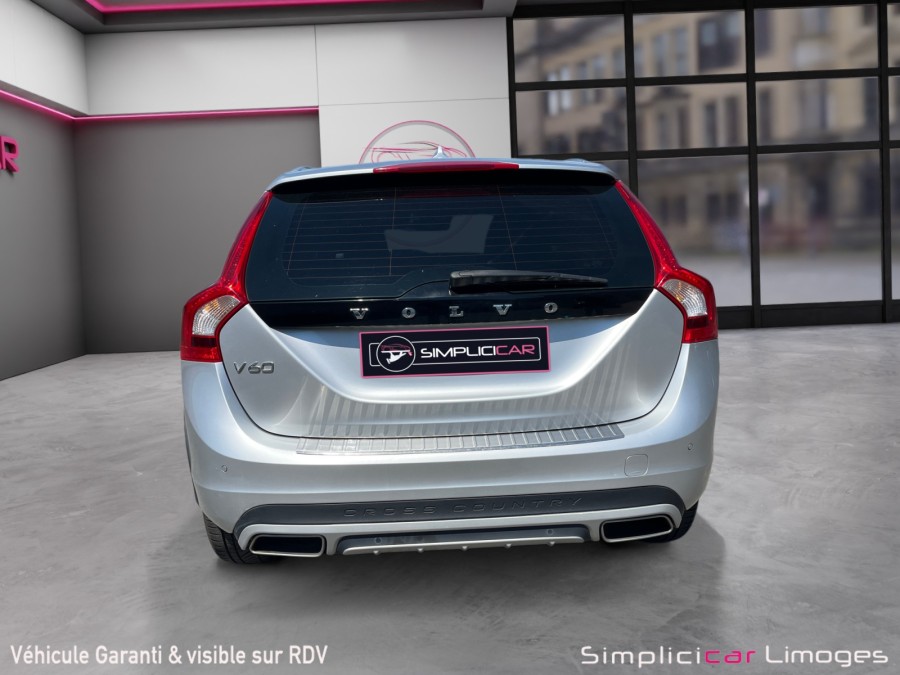 VOLVO d'occasion V60 I CROSS COUNTRY D3 150 SUMMUM GEARTRONIC de 2017