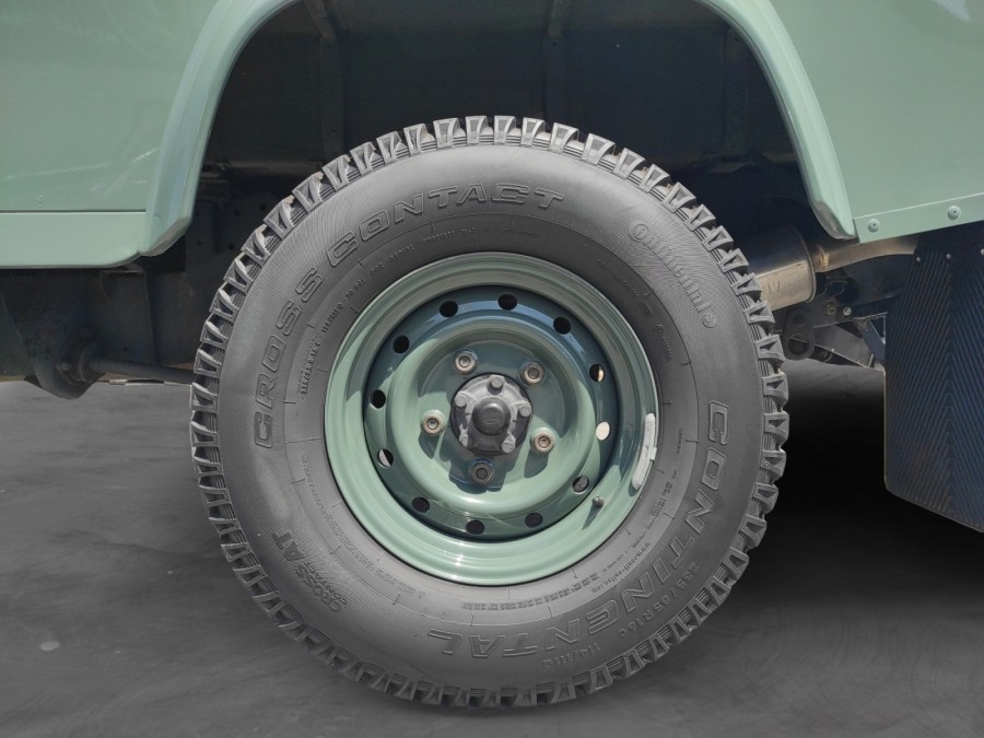 LAND ROVER d'occasion DEFENDER STATION WAGON 110 2.4L TD4 de 2009