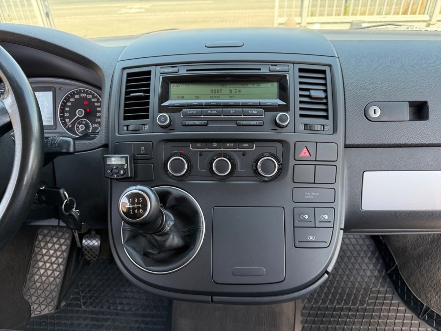 VOLKSWAGEN d'occasion TRANSPORTER T5 AUTOBUS/AUTOCAR 6.1 MULTIVAN