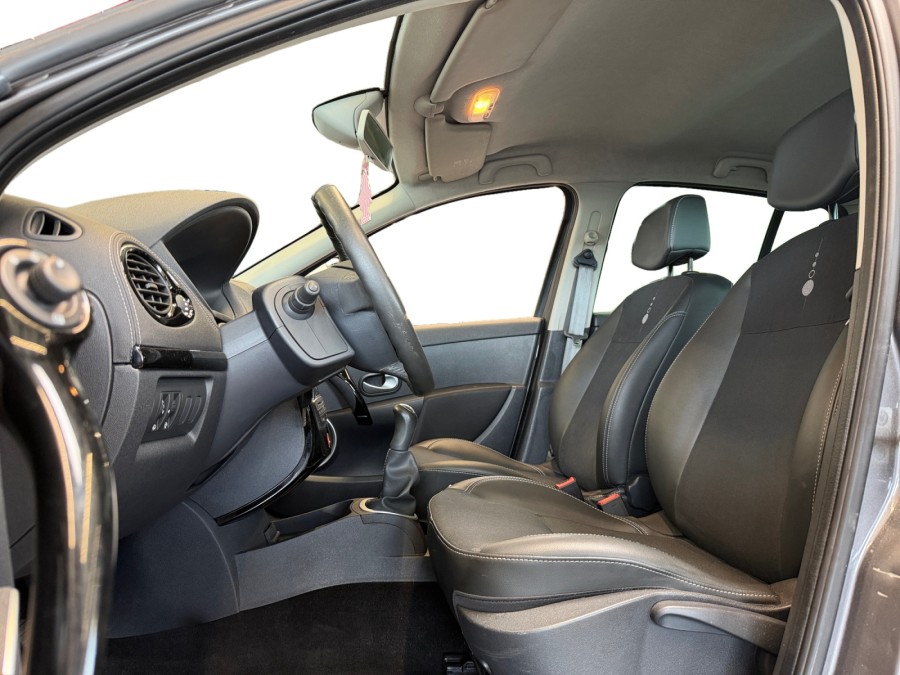 RENAULT d'occasion CLIO III EXPRESSION CLIM 1.5DCI 90 de 2011