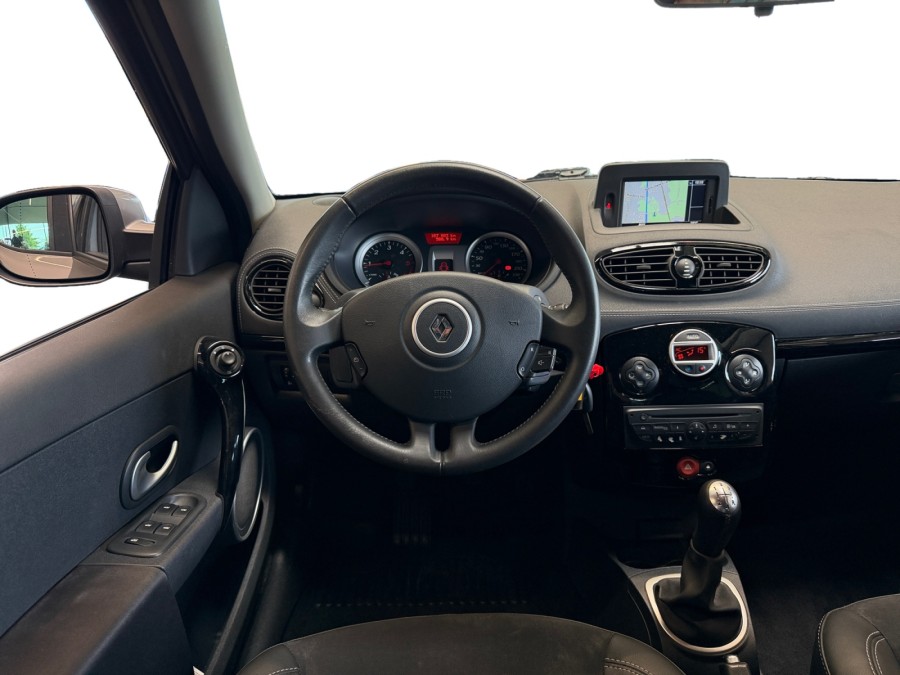 RENAULT d'occasion CLIO III EXPRESSION CLIM 1.5DCI 90 de 2011
