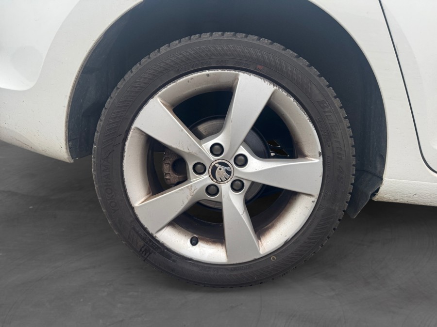 SKODA d'occasion RAPID 1.6 TDI 90 ELEGANCE de 2014 Beaune (21)﻿