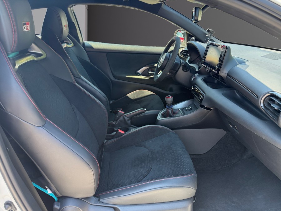 TOYOTA d'occasion YARIS GR 1.6 TURBO 261 PACK PREMIUM de 2023 Pertuis
