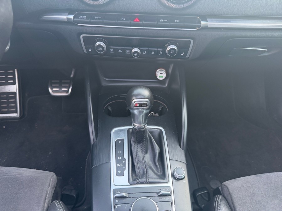 AUDI d'occasion A3 1.8 TFSI 180 AMBITION LUXE S TRONIC de 2014 Vernon