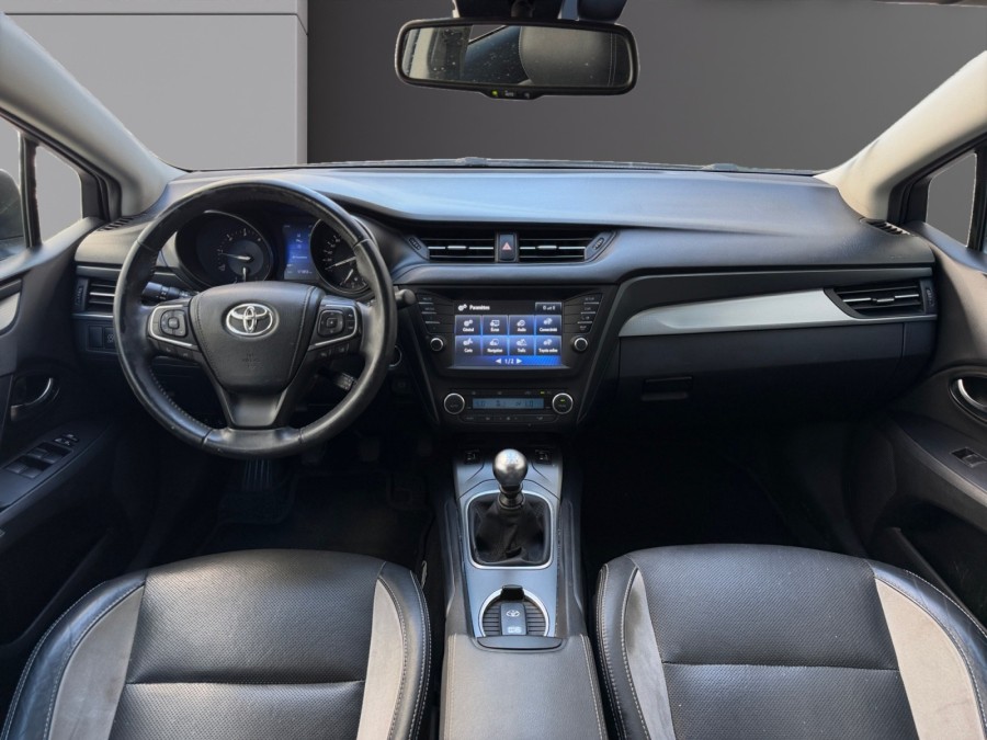 TOYOTA d'occasion AVENSIS A TROIS VOLUMES TS 1.6 D-4D 112 ACTIVE PRO