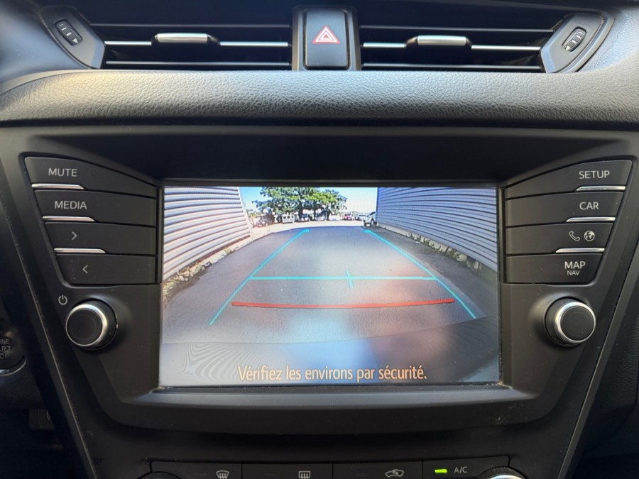 TOYOTA d'occasion AVENSIS A TROIS VOLUMES TS 1.6 D-4D 112 ACTIVE PRO