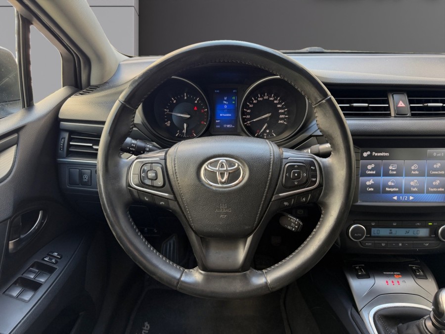 TOYOTA d'occasion AVENSIS A TROIS VOLUMES TS 1.6 D-4D 112 ACTIVE PRO