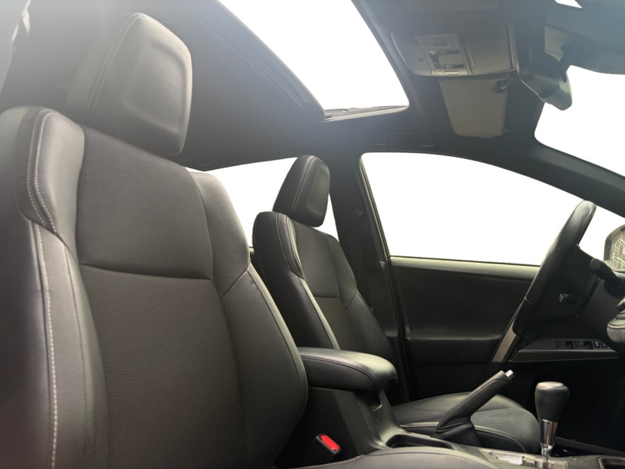 TOYOTA d'occasion RAV 4 IV HYBRIDE 2WD black édition de 2018 Orgeval