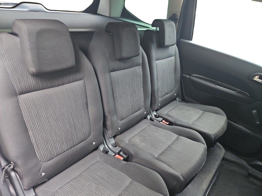 PEUGEOT d'occasion 5008 1.6 HDI 112 BUSINESS de 2012 Orgeval Verneuil