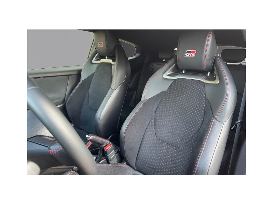 TOYOTA d'occasion YARIS GR 1.6 TURBO 261 PACK TRACK de 2021 Caen (14)﻿