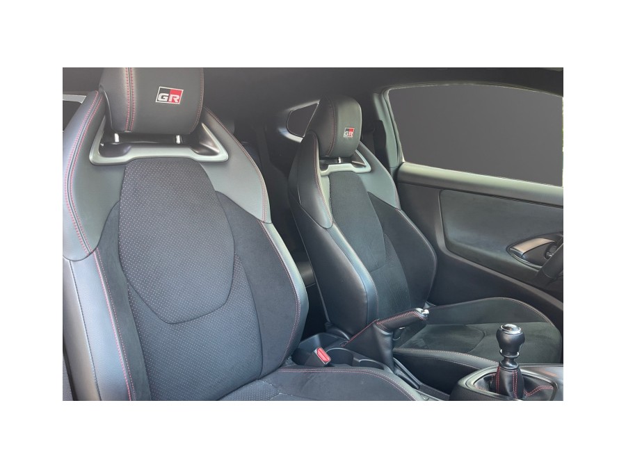 TOYOTA d'occasion YARIS GR 1.6 TURBO 261 PACK TRACK de 2021 Caen (14)﻿