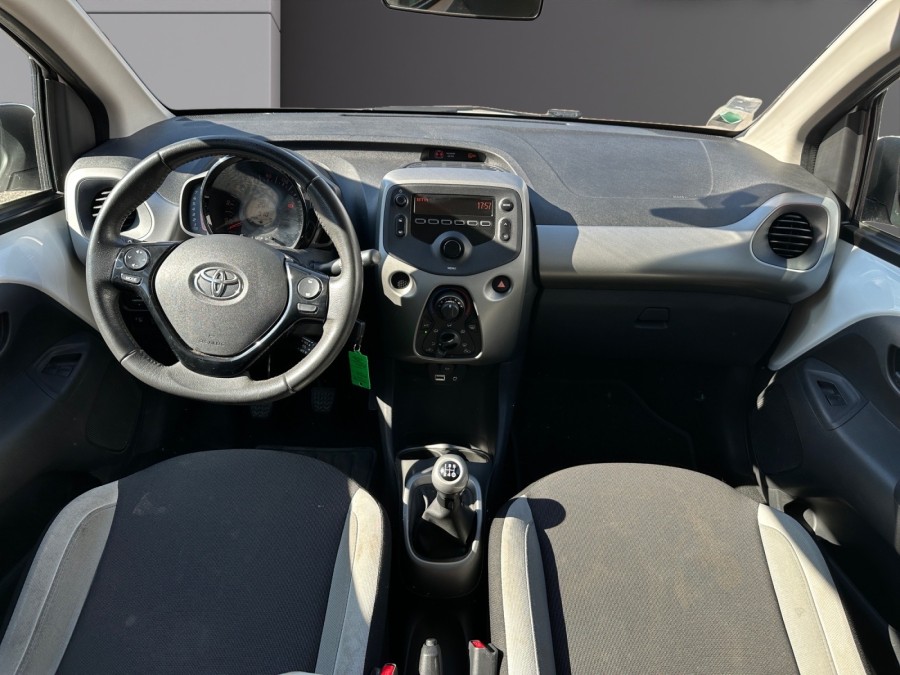 TOYOTA d'occasion AYGO 1.0 VVT-I 72 XPLAY de 2014 Salon de Provence