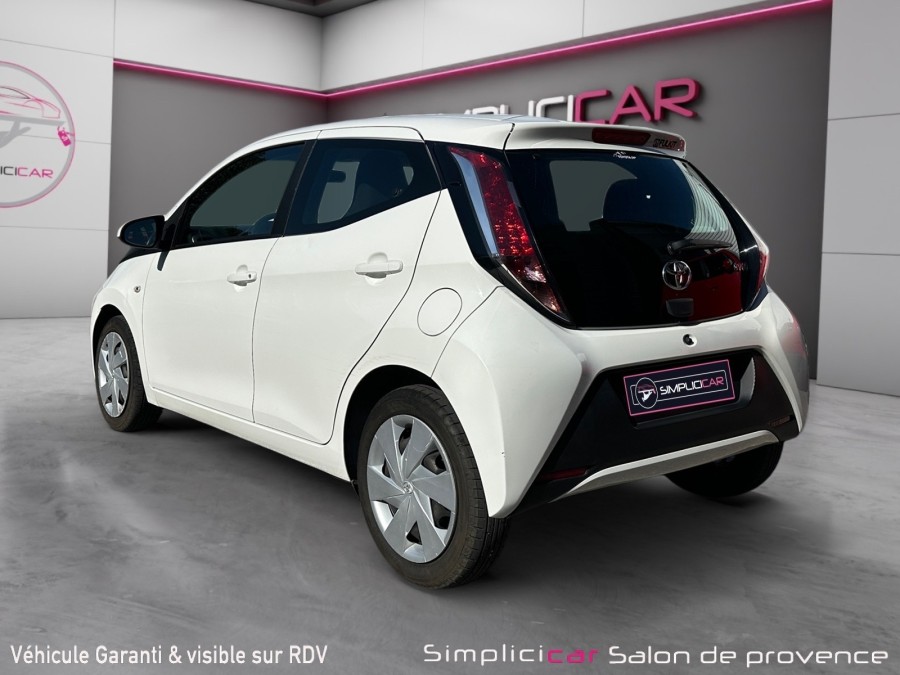 TOYOTA d'occasion AYGO 1.0 VVT-I 72 XPLAY de 2014 Salon de Provence