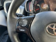 TOYOTA d'occasion AYGO 1.0 VVT-I 72 XPLAY de 2014 Salon de Provence