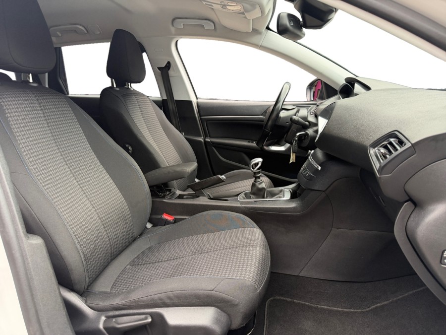 PEUGEOT d'occasion 308 SW II SW 1.5 BLUE HDI 130 STYLE de 2018 Les