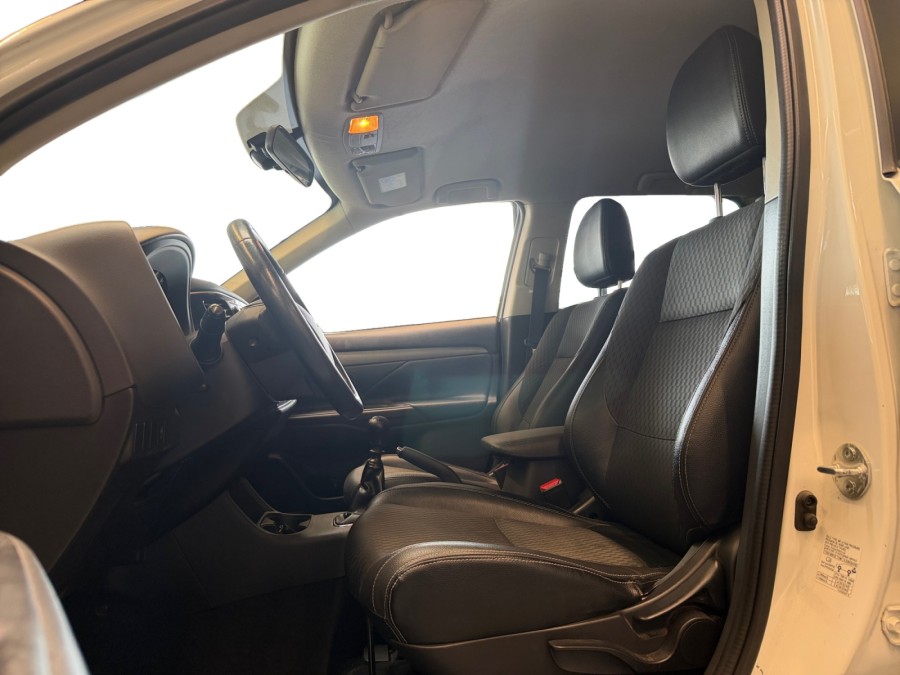 MITSUBISHI d'occasion OUTLANDER III PHEV TWIN MOTOR INVITE 4WD de