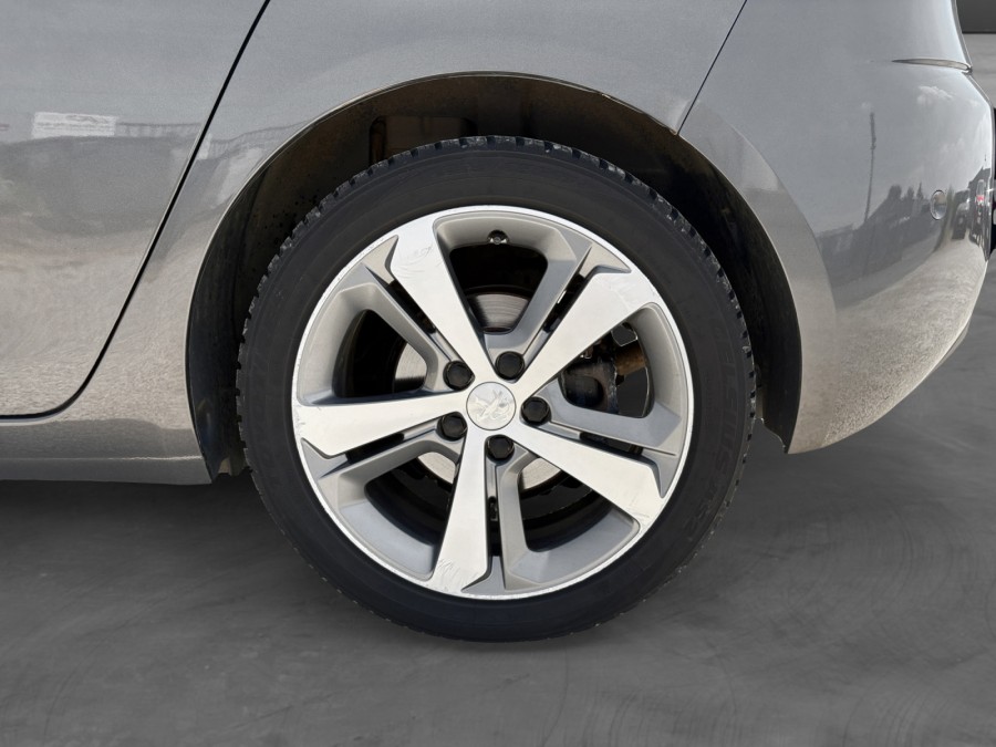 PEUGEOT d'occasion 308 II 1.2 PURE TECH 130 Tech Edition de 2020