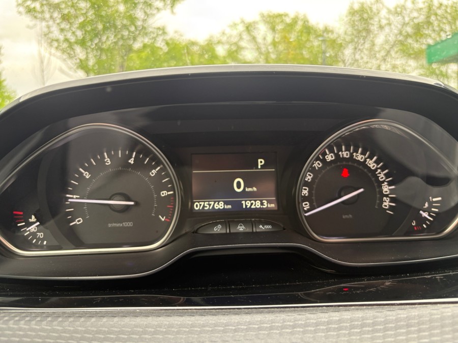 PEUGEOT d'occasion 2008 1.2 PURE TECH 110 ALLURE EAT de 2017 Nord